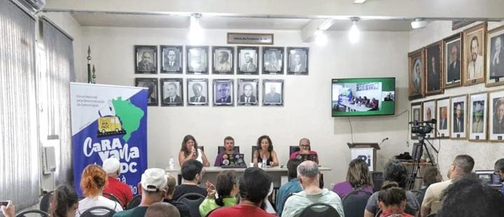 A democratização da comunicação e o monopólio da mídia e das big techs