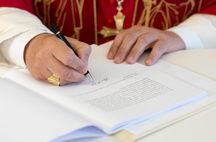 Encíclica papal sobre IA coloca a vida humana no centro das decisões